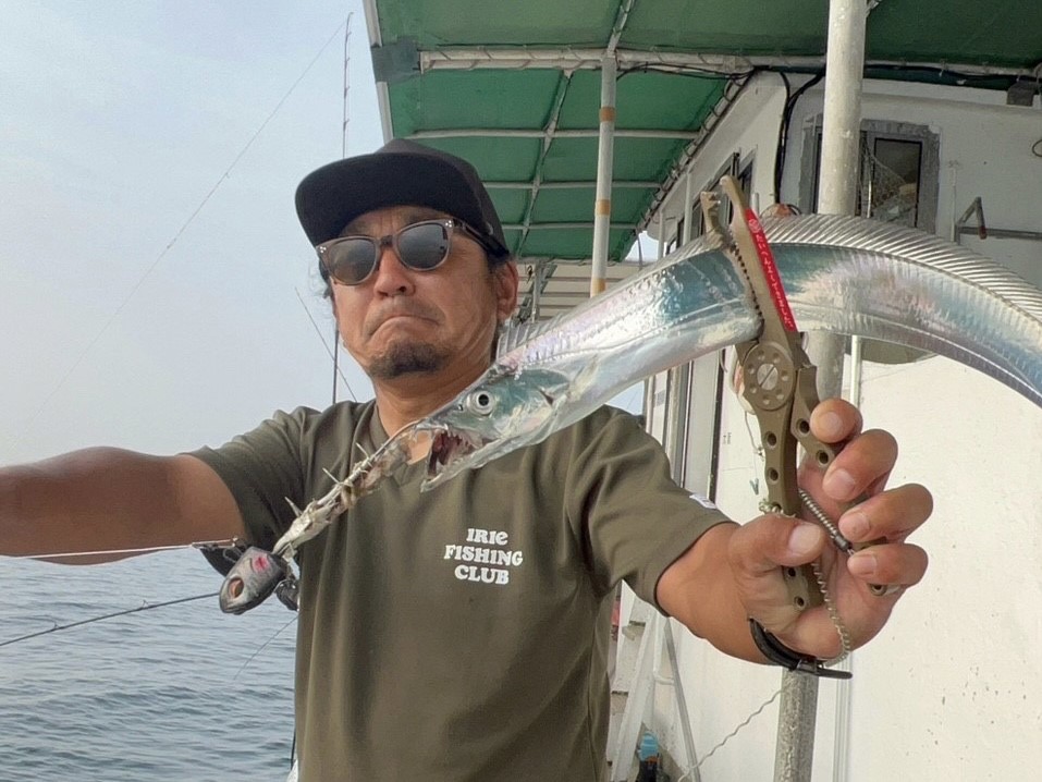【よしくんBLOG】大阪湾で船タチウオテンヤ