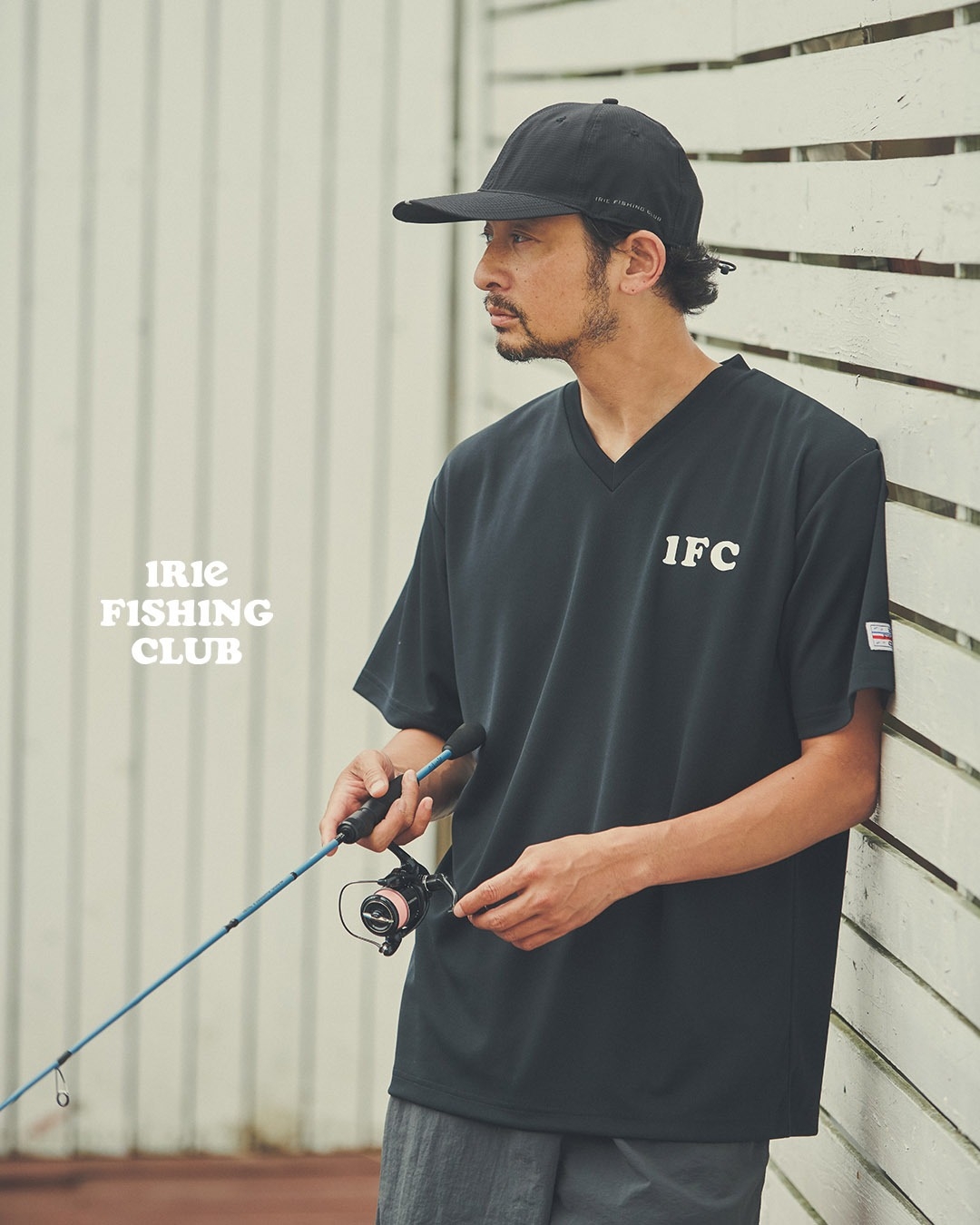 【NEW ITEM】-TEXT LOGO V-NECK DRY MESH TEE-