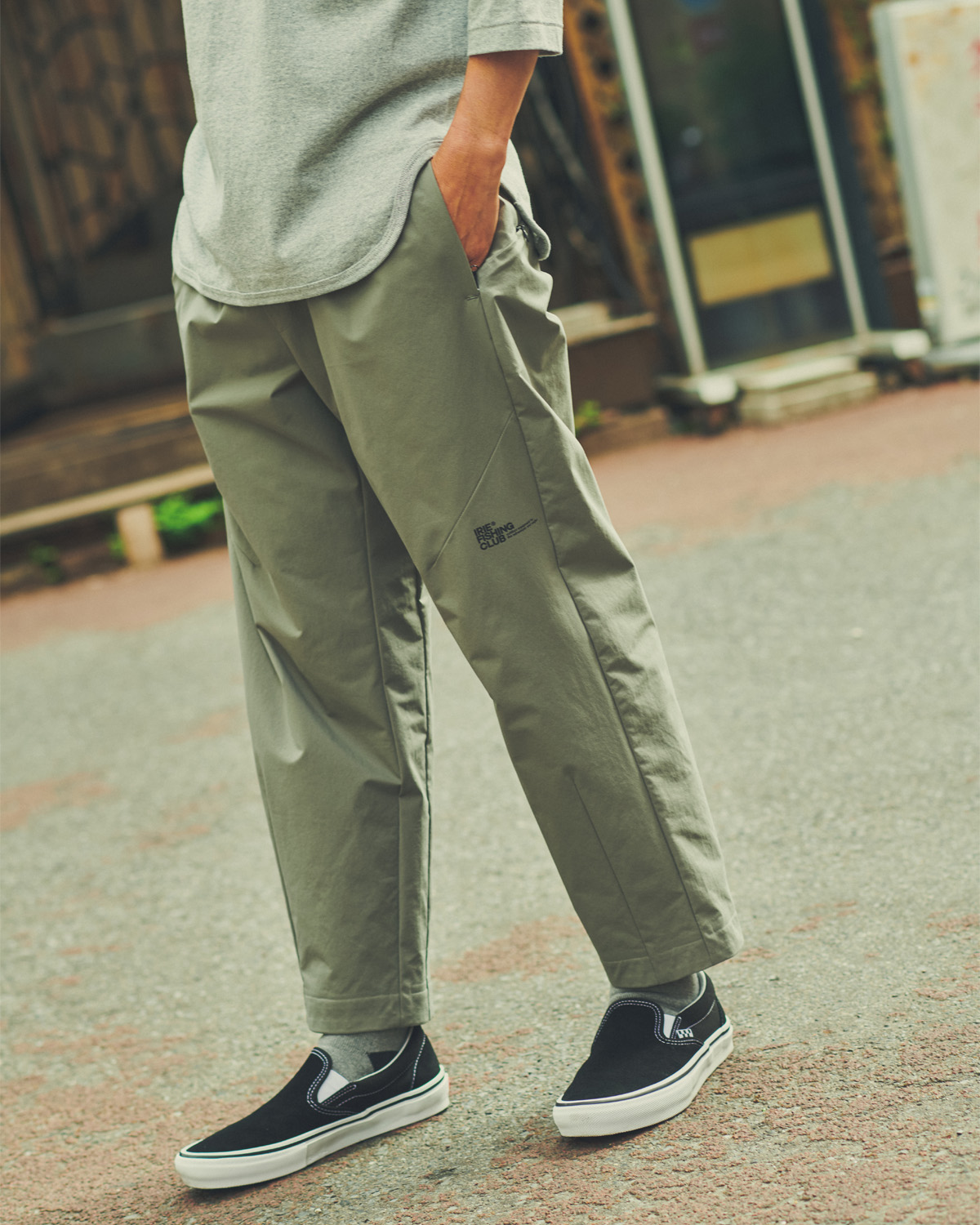 【NEW ITEM】-CROPPED TECH PANTS-